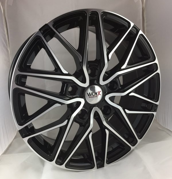 18" Worx Wraith Style Black and Polished alloy wheels