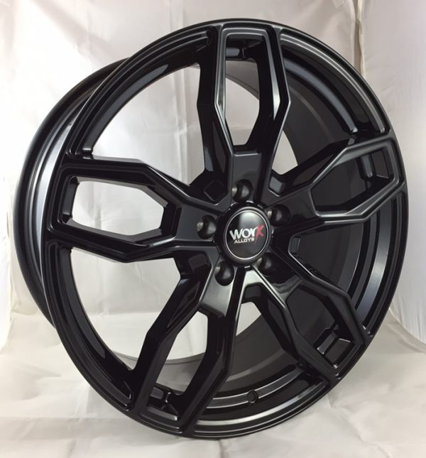 18" Worx Turismo Style Black alloy wheels