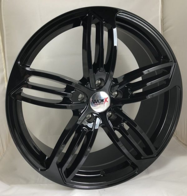 18" Worx Fantom-R Style Black alloy wheels