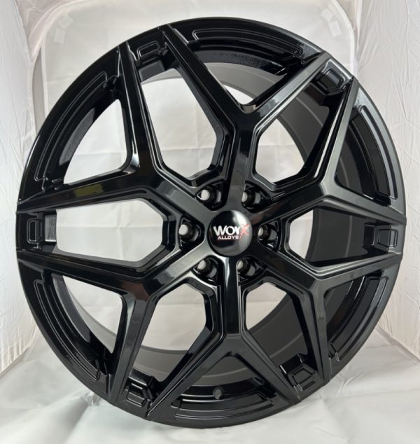 20" Worx Titan Style Black alloy wheels